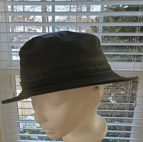 HENSCHEL HAT CO WOMEN BLACK VEGAN LEATHER FEDORA HAT - Picture 3 of 6